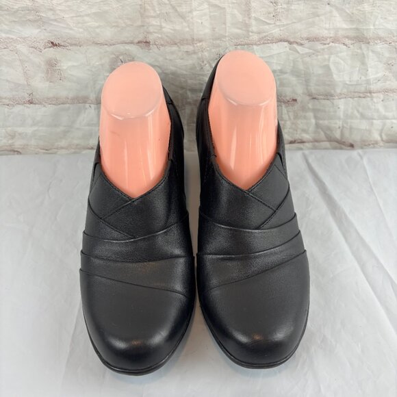 Clarks Bendables Women's 10 M Black Leather Slip-on Pleated Pump Heels Shoes - Picture 6 of 8